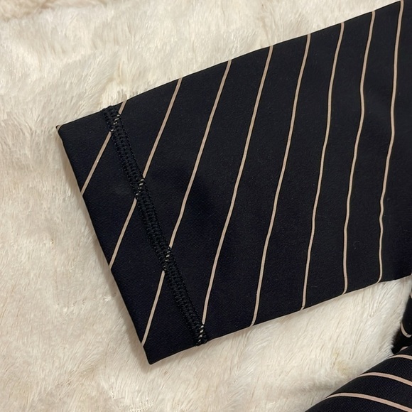 Lululemon athletics leggings in black with gold/tan accents size women’s 4 - Picture 7 of 10